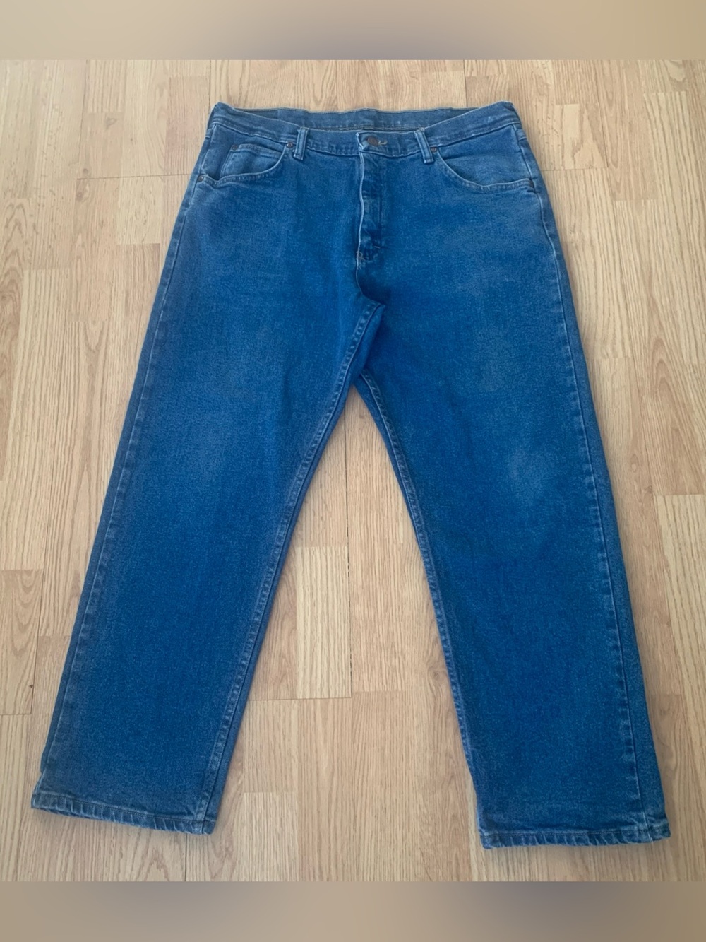 VTG Wrangler Men's Blue Medium Wash Straight Leg Denim Jeans 5-Pocket, 36x29